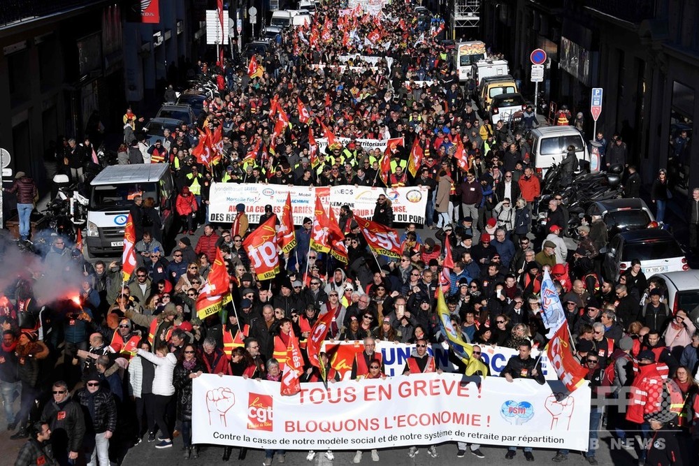仏年金改革、首相が譲歩も労組反発 スト拡大宣言