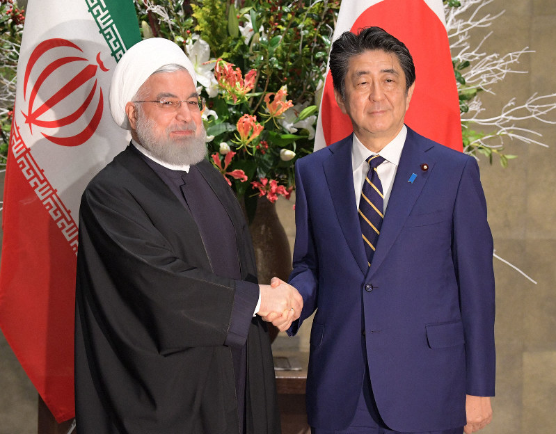 首相、イラン大統領に核合意履行要請　海自の中東派遣も説明