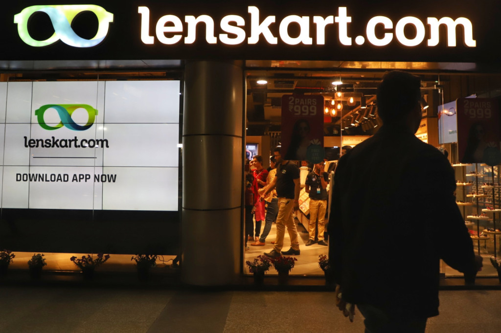 ソフトバンク・ビジョンファンドがインドのメガネ小売Lenskartに300億円投資