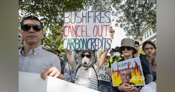 森林火災さなかの海外バカンスは誤り、モリソン豪首相が謝罪