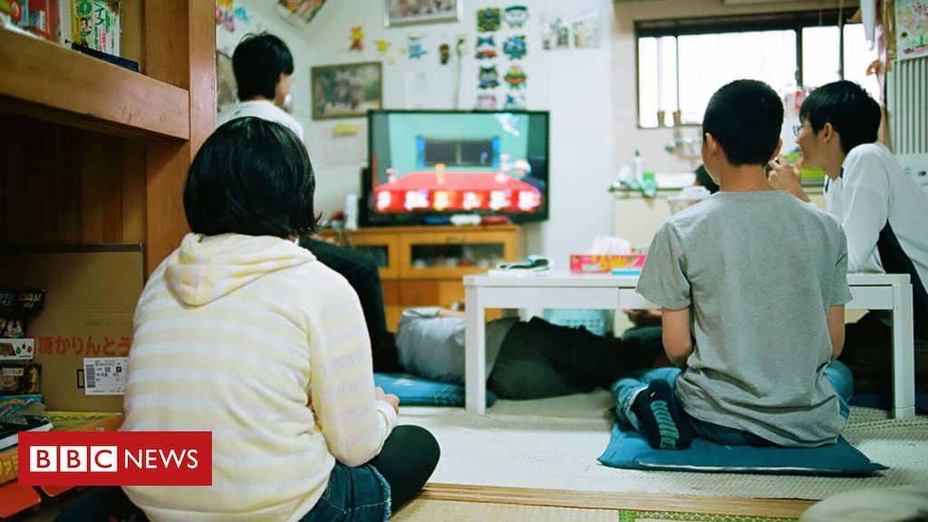 Why so many Japanese children refuse to go to school