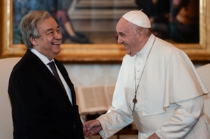 ローマ教皇と国連事務総長、環境・宗教問題で共通見解表明 - ロイター