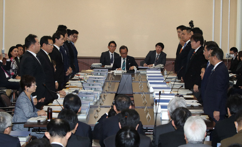大阪都構想、制度案の方向性承認　20年11月にも住民投票　法定協