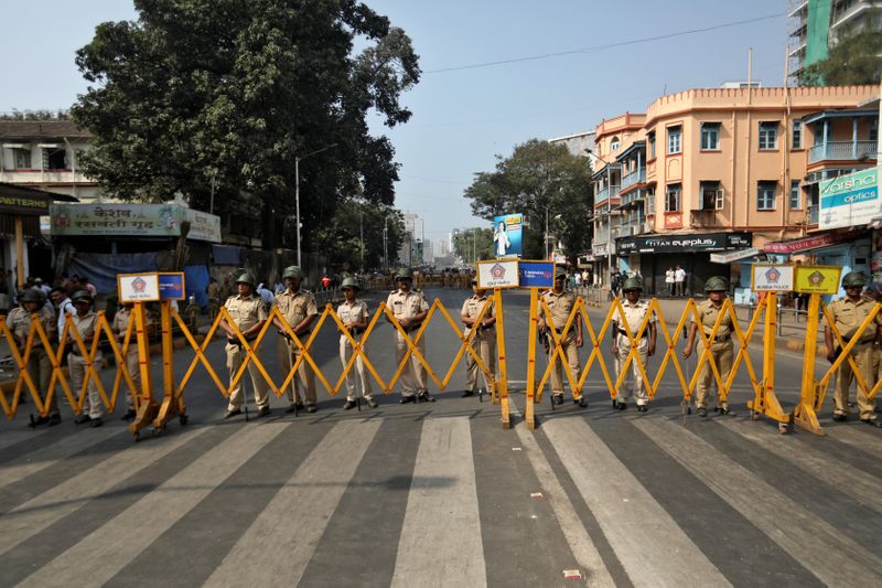 インドの国籍法抗議デモ、金曜礼拝で厳戒態勢