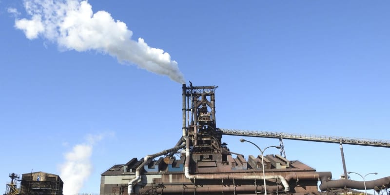 日本製鉄、国内生産能力を削減へ　需要縮小、収益改善を目指す