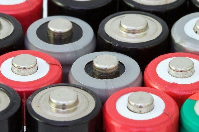 全固体リチウムイオン電池はなぜ凄いか？　液体→固体で変わる使途・耐性・充電時間