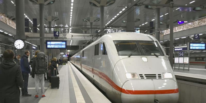 ドイツ、元日から鉄道は割安に　温暖化対策、飛行機は割高
