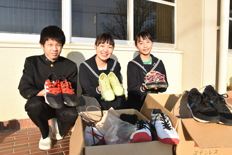 ベトナムのサッカー仲間へ　高松の中3が運動靴届ける活動