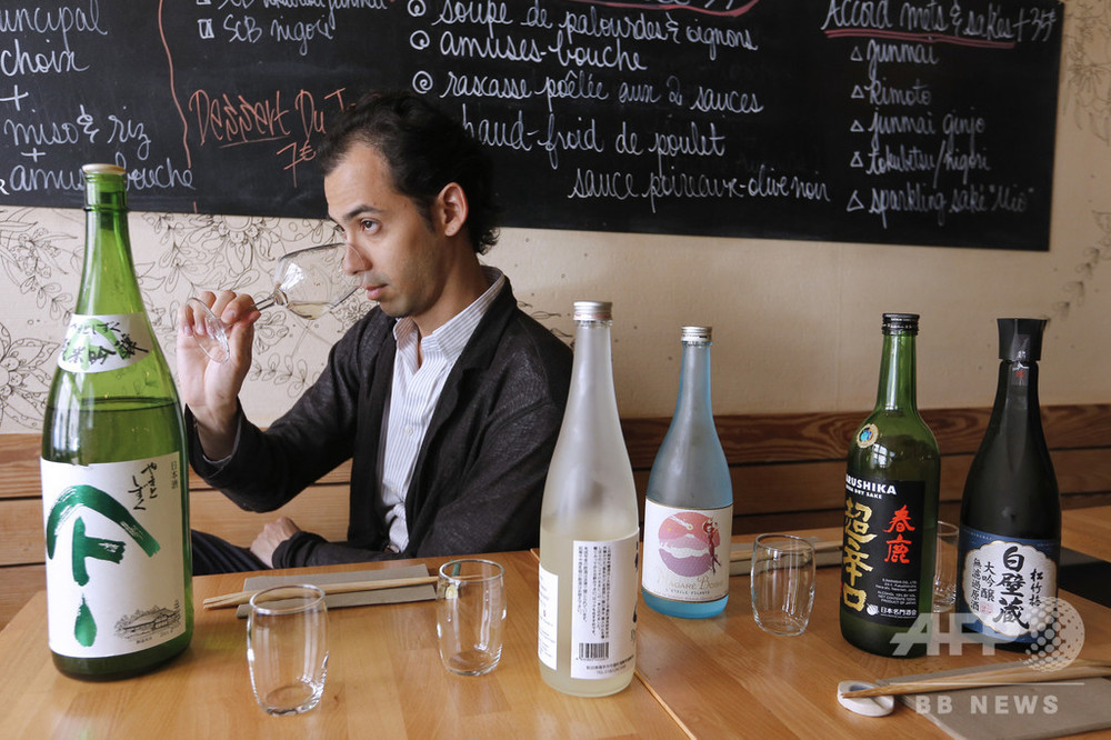 日本酒楽しむ美食家たち、仏で消費量増加 国産品の製造も