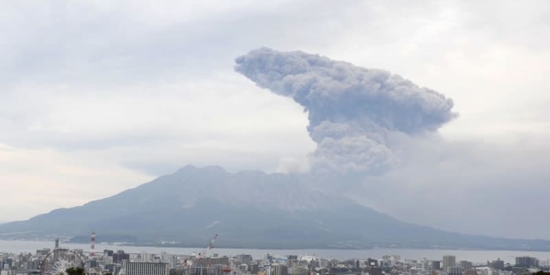 桜島爆発、昨年は減少し228回　鹿児島気象台、警戒レベル維持