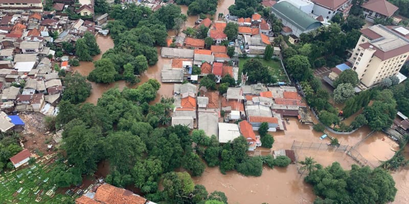 首都で豪雨、9人死亡　インドネシア