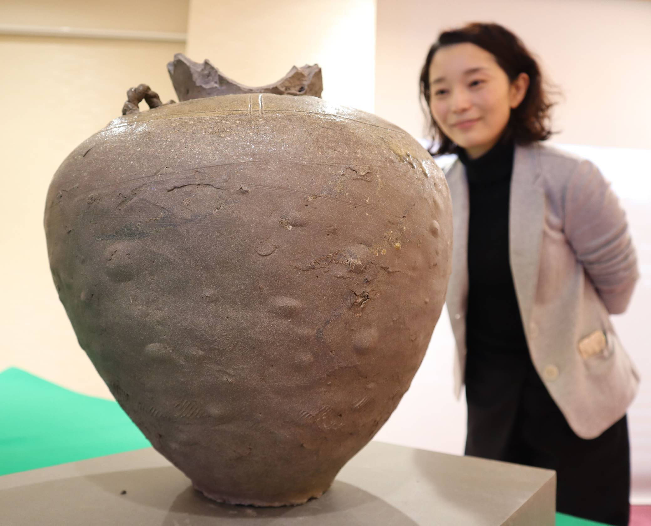 平安後期の壺が出土　経筒を納めて埋められた　京都・北野天満宮で展示