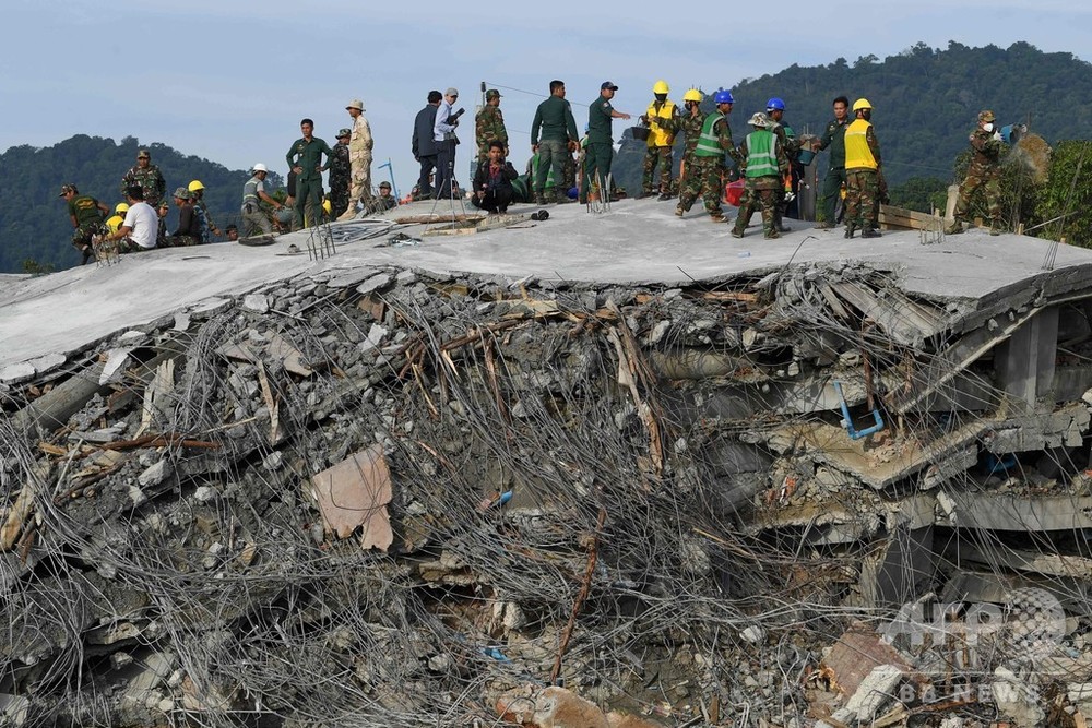 カンボジアで建設中のホテル倒壊、死者36人に
