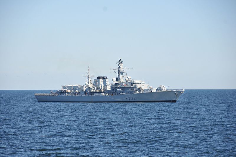 英海軍、ホルムズ海峡で自国船舶を再び護衛へ