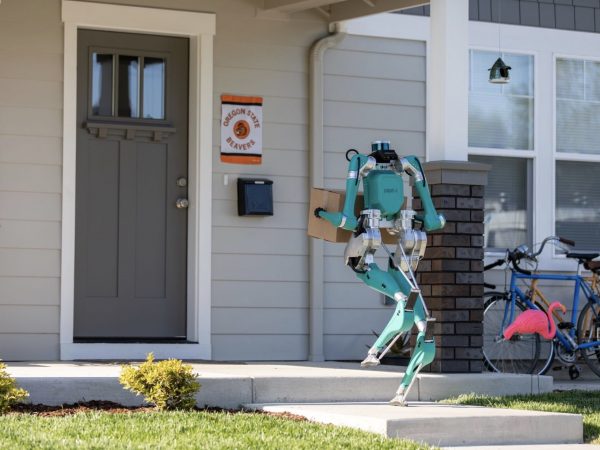 二足歩行ロボット「Digit」販売開始、最初の2体はFordが購入