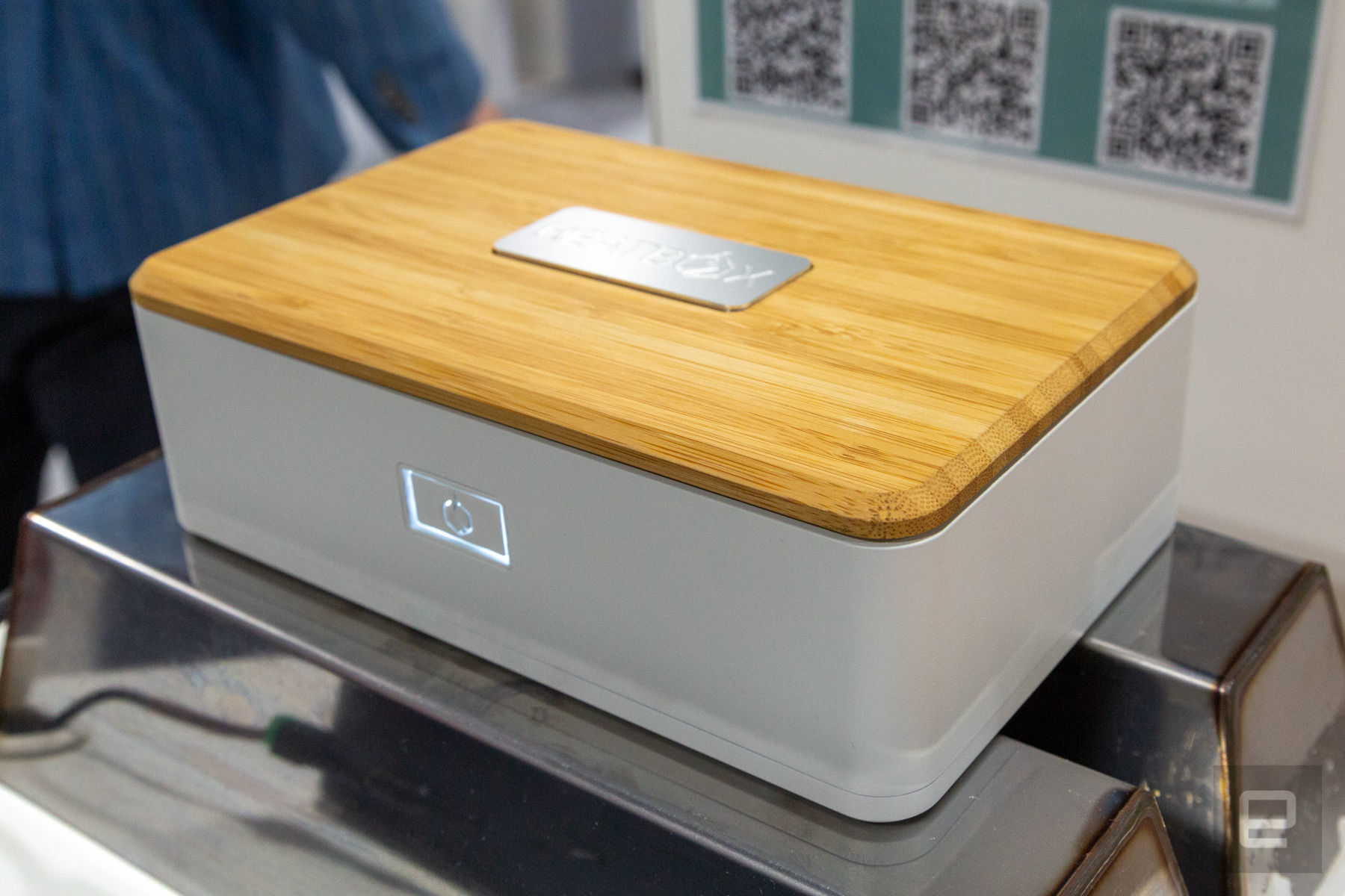 蒸気でお弁当を温める充電式弁当箱「Heatbox」がプロトタイプを公開 