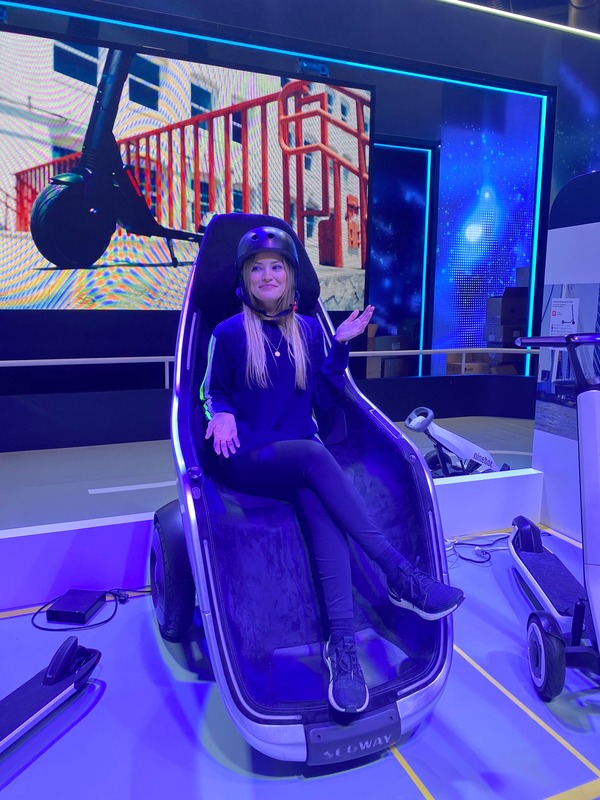 セグウェイ がシート付きに、映画『ジュラシック・ワールド』の乗り物に着想…CES 2020