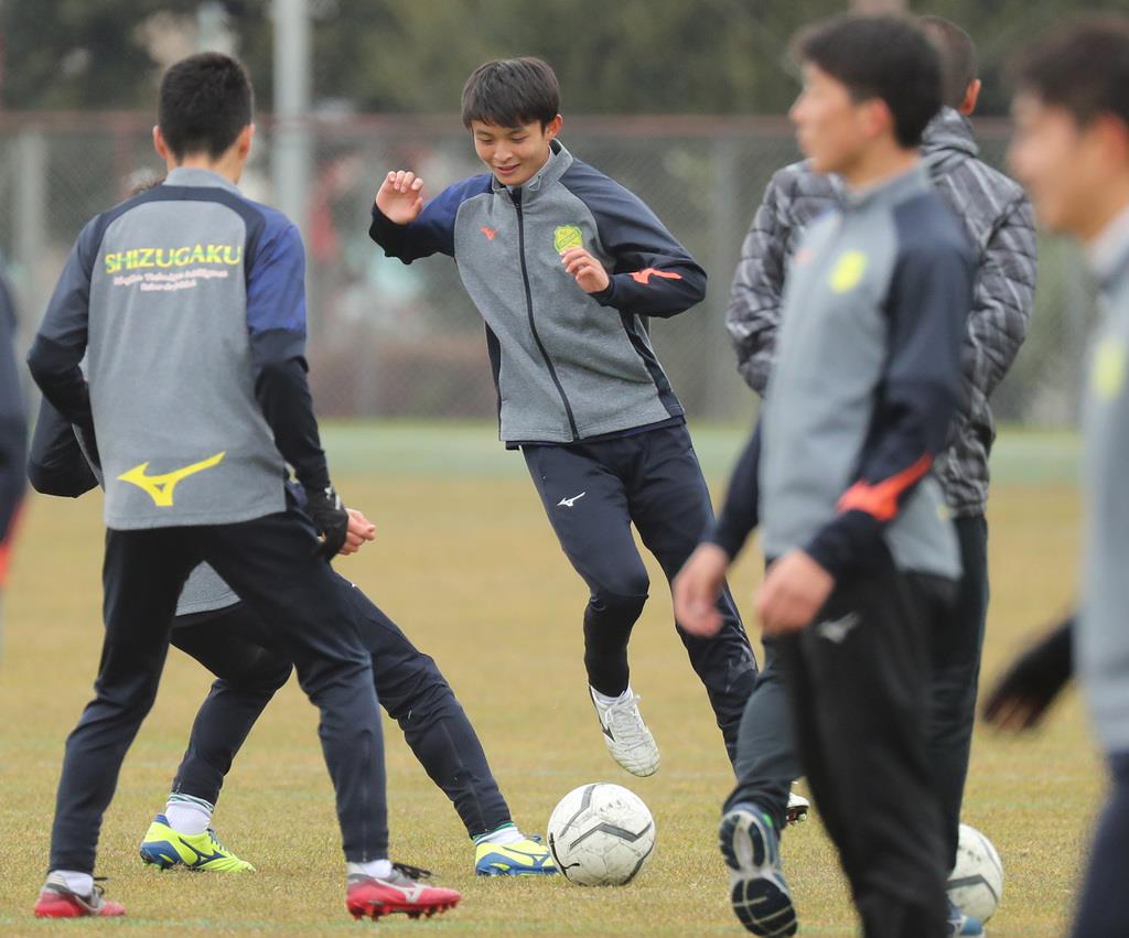 青森山田か、静岡学園か　全国高校サッカー、１３日に決勝