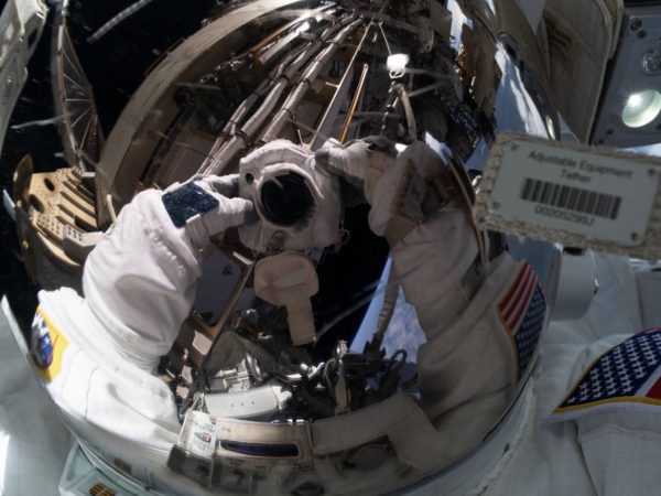 NASAが宇宙飛行士のスペースウォークを今月3回ライブストリーミング