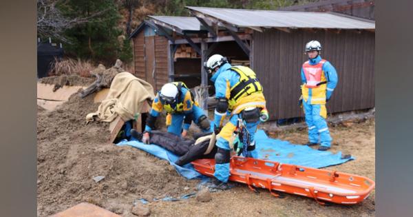 倒壊家屋から救出素早く　阪神淡路大震災25年、警察が合同訓練