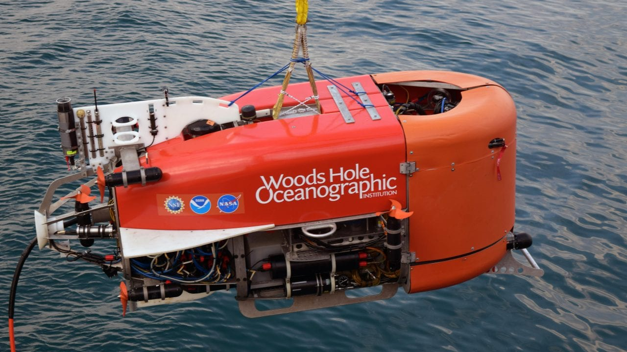 NASA も支援！海底火山を探索する自動運転水中ロボットを米研究所が開発