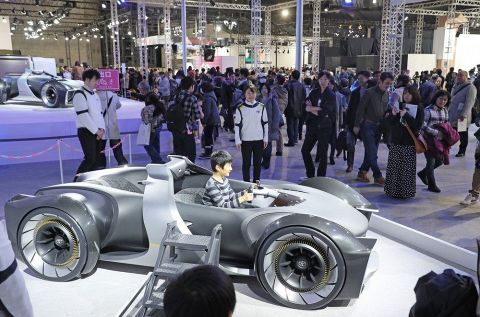 未来の車を体感　札幌モーターショー開幕　１６５台集結