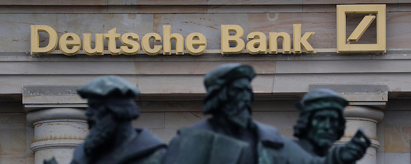 ドイツ銀行、投資銀部門のボーナス総額を約３割削減へ－関係者