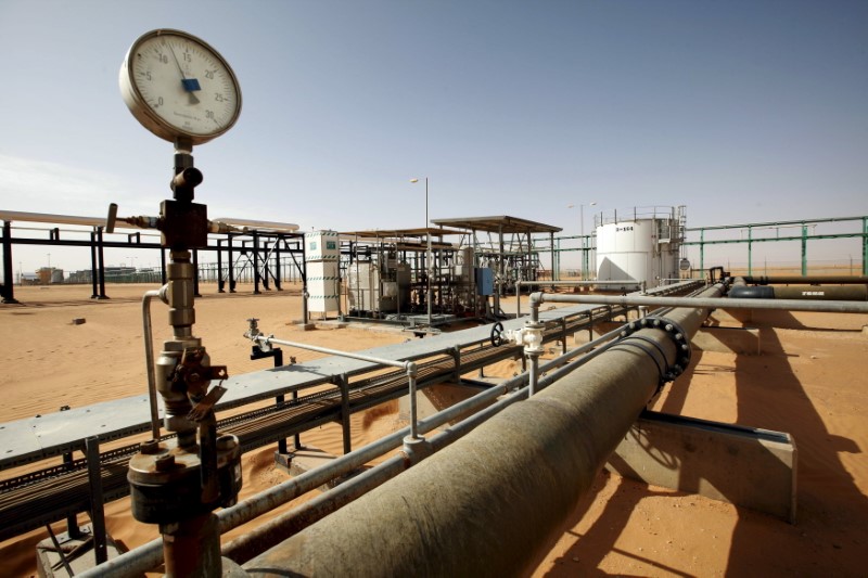 リビア国営石油会社、2つの油田からの出荷停止を宣言＝文書