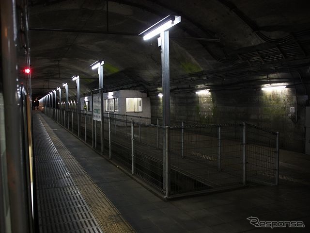 無人の土合駅にグランピング施設…日本一のモグラ駅でキャンプ