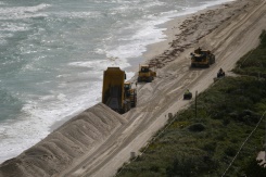 海岸浸食を食い止めろ、米マイアミビーチに２３万立方メートルの砂搬入：時事ドットコム