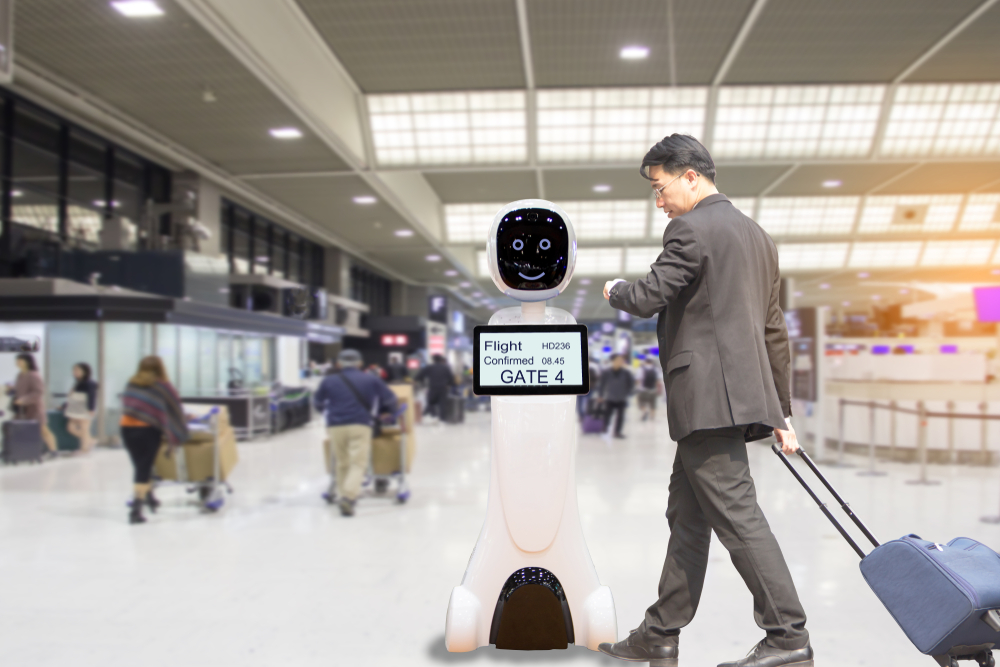 成田空港、館内警備強化のため第３ターミナルへ警備ロボット導入