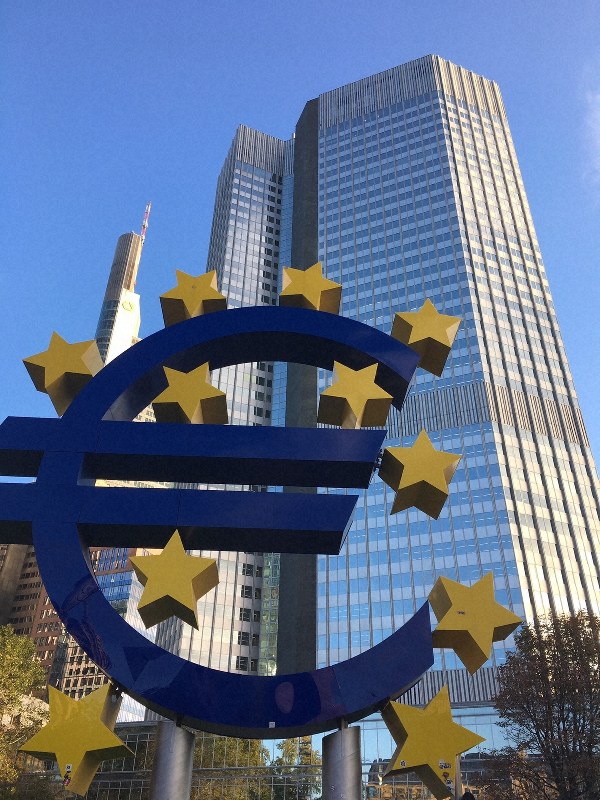 欧州中銀が金融緩和を継続　主要政策金利0％で据え置き
