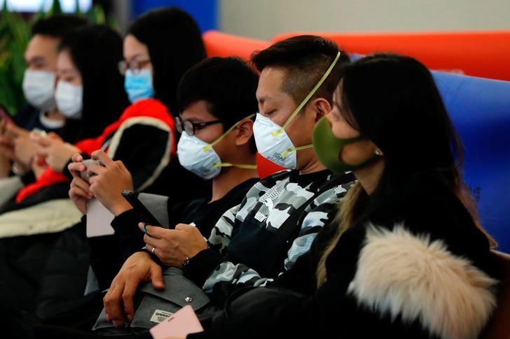 日本国内で2人目の新型肺炎患者　政府、週末も緊張感もって注視