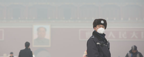 中国の新型肺炎死者25人、ほぼ全土に拡大