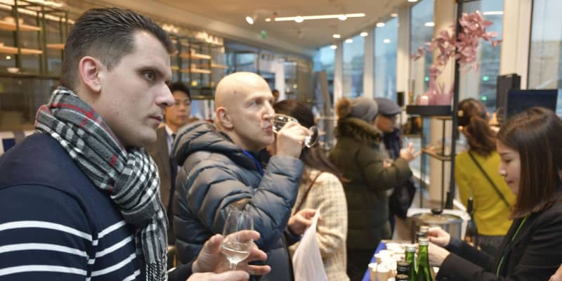 福島の酒と食をパリでアピール　展示会を開催、観光客誘致
