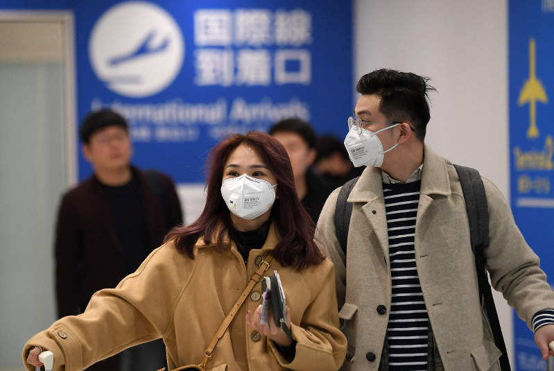 関空に春節の中国人観光客が続々到着　目立つマスク姿　武漢直行便は欠航