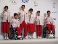 東京五輪・パラ代表選手団の公式服装発表　初の同一デザイン