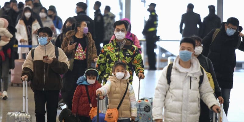 マスク姿で大挙日本へ、春節初日　北京空港、出国検査を強化