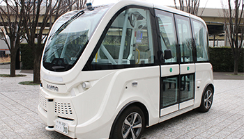 茨城県、国内初の自律走行バス実用化　まるで「横型エレベーター」