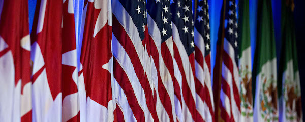 米大統領、新NAFTAに署名　カナダ批准で発効へ
