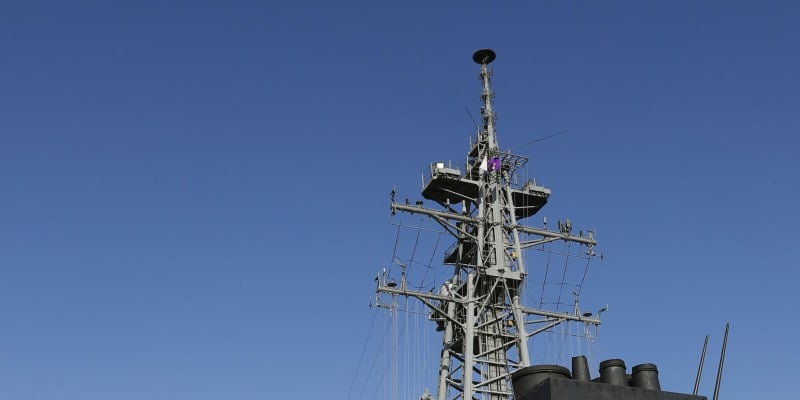 海自護衛艦、中東へ出航　首相「大きな意義」
