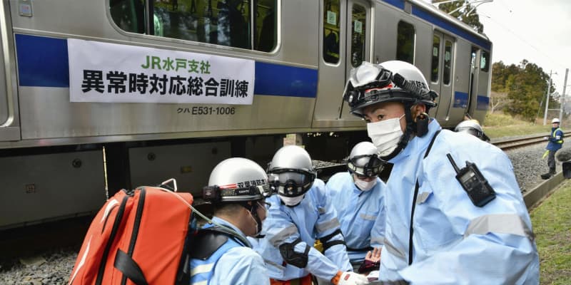 常磐線の全線再開控え救助訓練　JR東日本、福島・富岡で