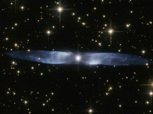 幻想的な青い翼。惑星状星雲「Hen 2-437」