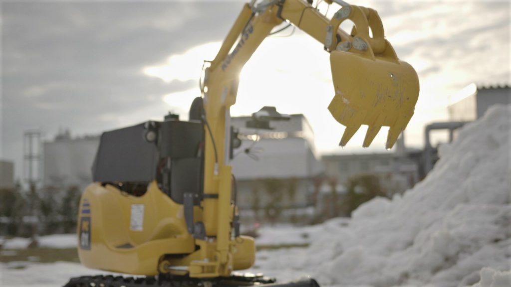 三菱電機ら、VRによる遠隔操作での除雪作業の実証実験を実施