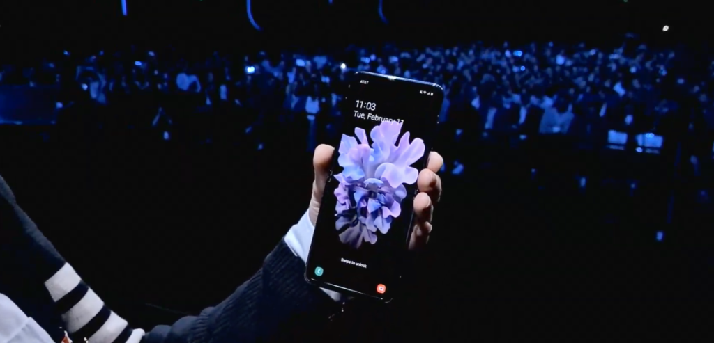 サムスンが縦折りスマホ「Galaxy Z Flip」を発表