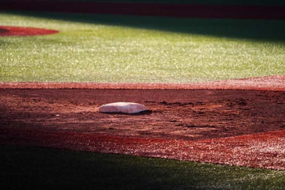 超斬新！　米テキサス州の“青い野球場”が話題　なぜ奇抜なフィールドが生まれた？