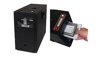 物理破壊機でSSD/HDD廃棄、アドバンスデザインの「電動式StorageCrusher」