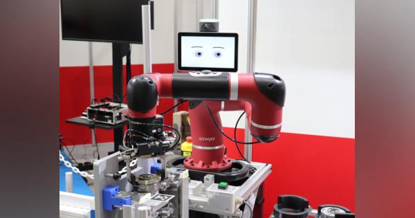 関節のスプリングが作業時の安全性を向上、住友重機械工業が協働ロボットを展示