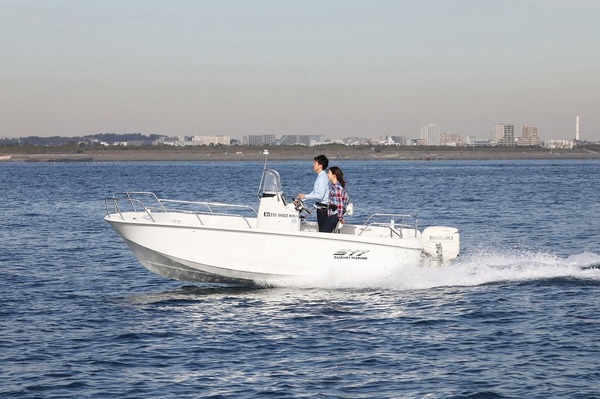 スズキ、小型フィッシングボート「S17」で日本ボート・オブ・ザ・イヤー部門賞を初受賞