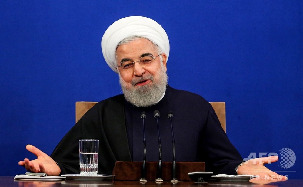 イランのロウハニ大統領、辞任の可能性否定 総選挙控え会見